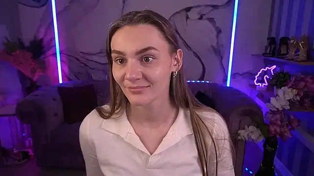 Snapshot of DiamondGoldie chatting on 09-26-25, 01:37 DiamondGoldie online show from 09-26-25, 01:37