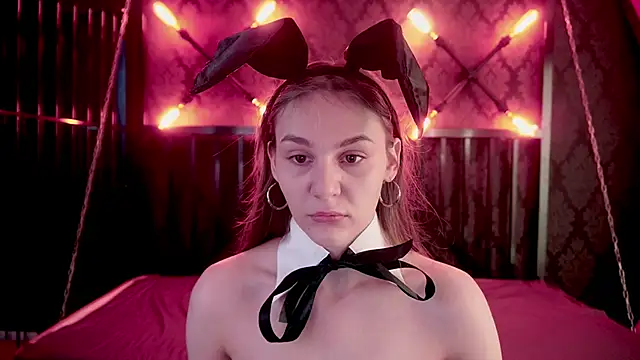 Snapshot of DiamondGoldie chatting on 10-24-25, 10:55 DiamondGoldie online show from 10-24-25, 10:55