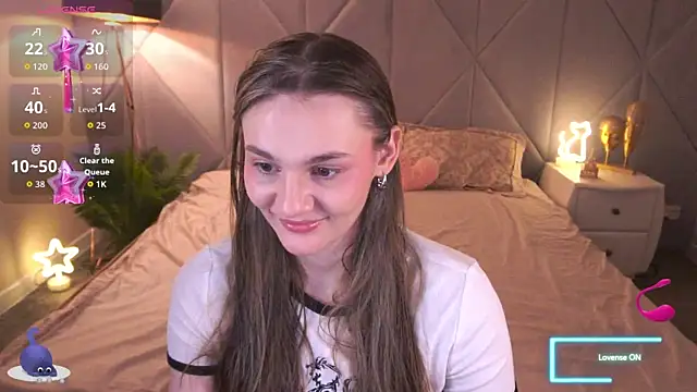 Snapshot of DiamondGoldie chatting on 11-18-25, 08:46 DiamondGoldie online show from 11-18-25, 08:46