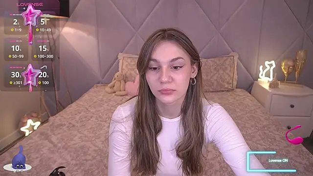 Snapshot of DiamondGoldie chatting on 11-30-25, 08:13 DiamondGoldie online show from 11-30-25, 08:13