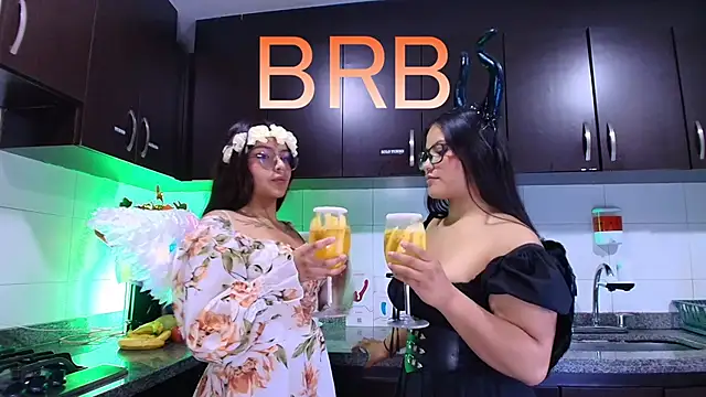 Lilith and Khloe online show from 11-02-25, 11:45