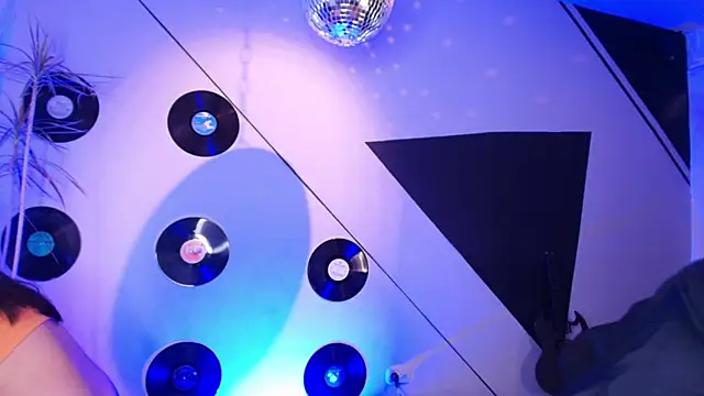 Lilith and Khloe online show from 11-29-25, 11:24