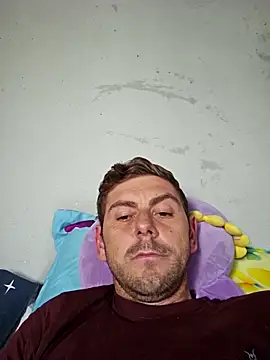 Snapshot of Alex-andru88 chatting on 10-05-25, 01:53 Alex-andru88 online show from 10-05-25, 01:53