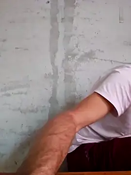 Snapshot of Alex-andru88 chatting on 10-09-25, 10:35 Alex-andru88 online show from 10-09-25, 10:35