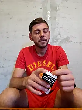 Snapshot of Alex-andru88 chatting on 10-19-25, 08:15 Alex-andru88 online show from 10-19-25, 08:15