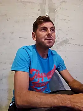 Snapshot of Alex-andru88 chatting on 10-20-25, 02:06 Alex-andru88 online show from 10-20-25, 02:06