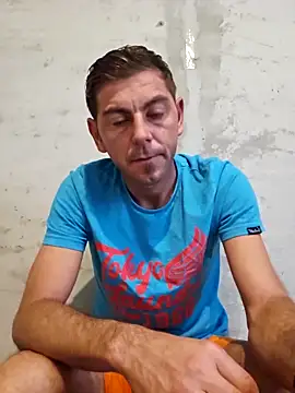 Snapshot of Alex-andru88 chatting on 11-02-25, 07:33 Alex-andru88 online show from 11-02-25, 07:33