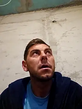 Snapshot of Alex-andru88 chatting on 11-13-25, 04:00 Alex-andru88 online show from 11-13-25, 04:00