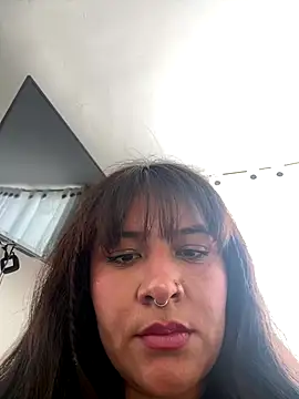 Snapshot of Linda_Bellucci chatting on 10-05-25, 02:37 Linda Bellucci online show from 10-05-25, 02:37