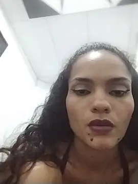 Snapshot of Karen_Ariass chatting on 06-07-26, 02:37 Karen Ariass online show from 06-07-26, 02:37