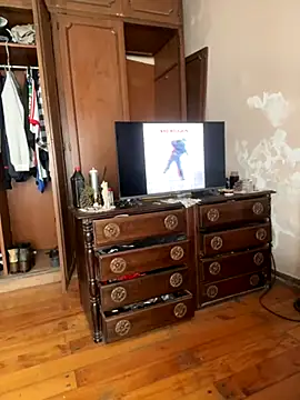 Snapshot of tbp96 chatting on 09-11-25, 05:35 tbp96 online show from 09-11-25, 05:35