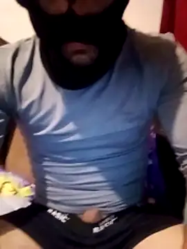 Snapshot of Golonzo1996 chatting on 11-27-25, 08:33 Golonzo1996 online show from 11-27-25, 08:33