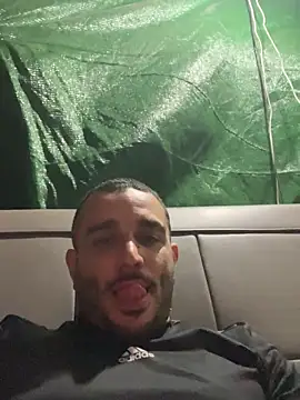 Snapshot of Diablo_Negro__ chatting on 12-14-25, 07:58 Diablo Negro online show from 12-14-25, 07:58