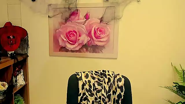 TwoBigSuns online show from 10-13-25, 12:27