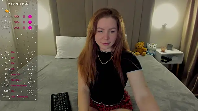 MikaBloom online show from 03-06-26, 01:57