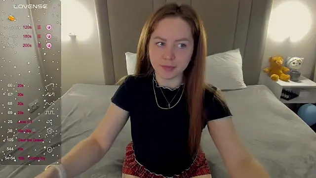 MikaBloom online show from 04-12-26, 01:43