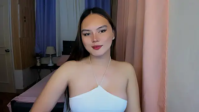 Snapshot of ameliamaureen chatting on 05-13-26, 04:15 ameliamaureen online show from 05-13-26, 04:15