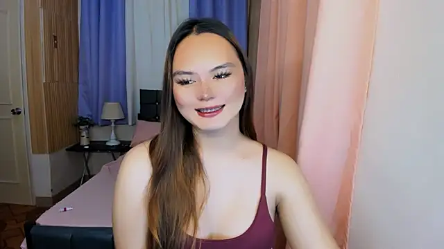 Snapshot of ameliamaureen chatting on 05-18-26, 12:07 ameliamaureen online show from 05-18-26, 12:07