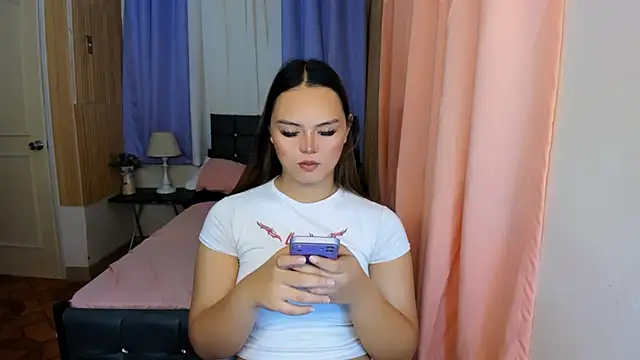 Snapshot of ameliamaureen chatting on 05-31-26, 04:42 ameliamaureen online show from 05-31-26, 04:42