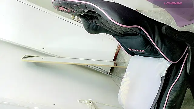 tgirljennie 69 online show from 03-22-26, 08:34