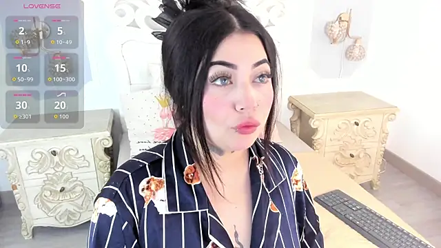 MeganStar   online show from 11-05-25, 12:38