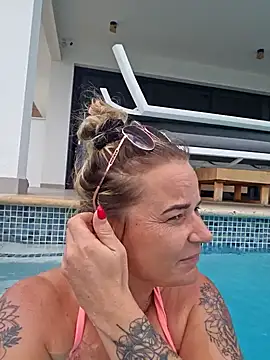 Mrs-Aurora online show from 04-08-26, 03:23