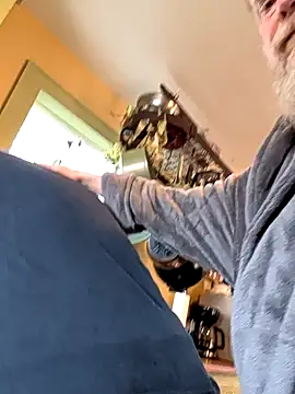 sizableunicorn7 online show from 11-30-25, 03:16