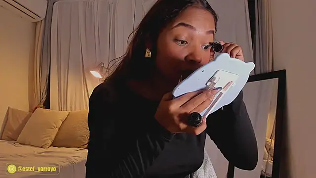 Snapshot of Estefy_arroyo1 chatting on 10-05-25, 06:23 Estefy arroyo1 online show from 10-05-25, 06:23