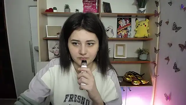 Snapshot of Katrin_kiss_ chatting on 05-18-26, 12:22 Katrin kiss online show from 05-18-26, 12:22