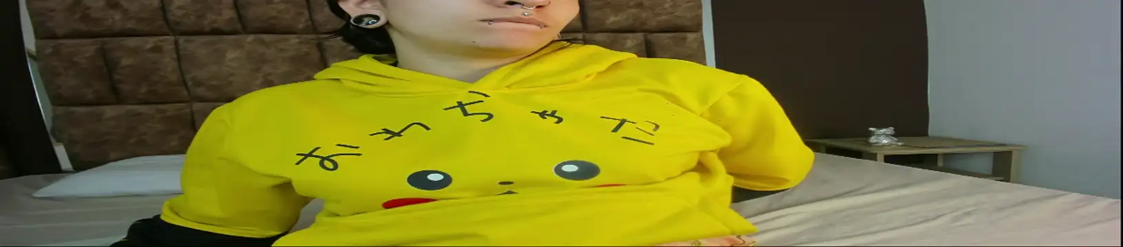 Snapshot of Kitty_ravee chatting on 09-19-25, 12:06 Kitty ravee online show from 09-19-25, 12:06