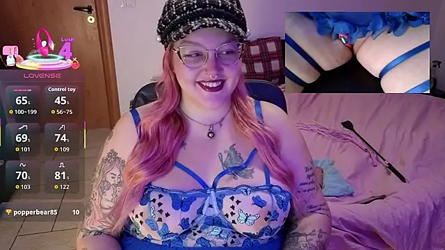 Snapshot of AlyssaWonderland chatting on 12-15-25, 09:57 AlyssaWonderland online show from 12-15-25, 09:57