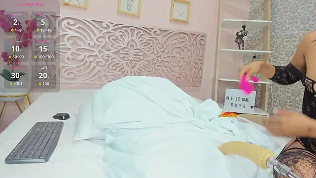 Cinnamon Star online show from 06-23-26, 12:47