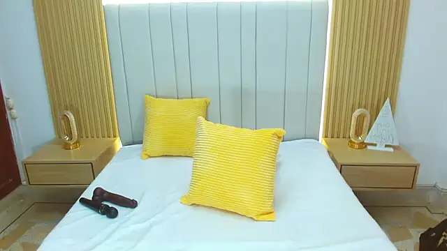 WildScarlet online show from 12-14-25, 12:21