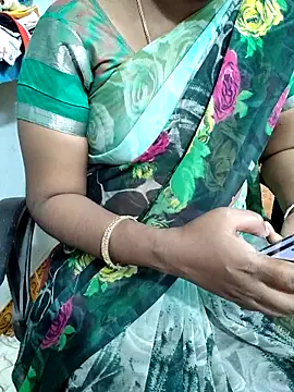 Snapshot of lolida69thamil chatting on 09-28-25, 05:57 lolida69thamil online show from 09-28-25, 05:57