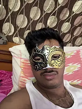 Snapshot of VVcouple chatting on 09-30-25, 10:04 VVcouple online show from 09-30-25, 10:04