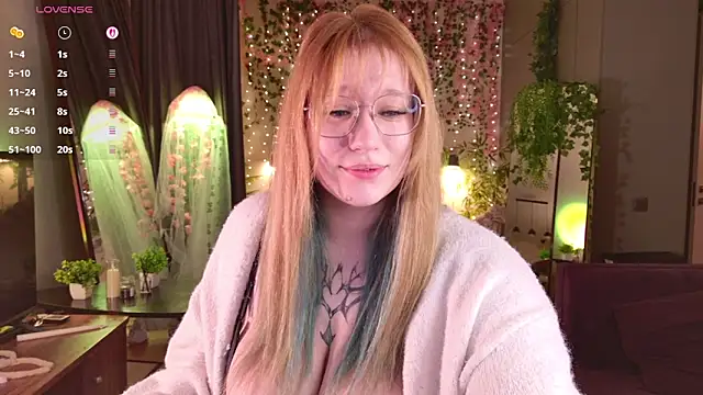 Snapshot of Morvelyn chatting on 03-10-26, 09:53 Morvelyn online show from 03-10-26, 09:53