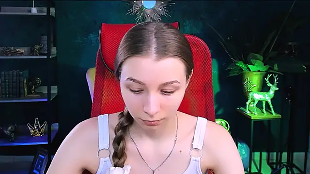 JulieDaniel online show from 11-12-25, 04:24