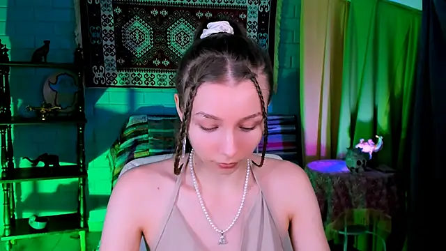 JulieDaniel online show from 11-19-25, 08:14