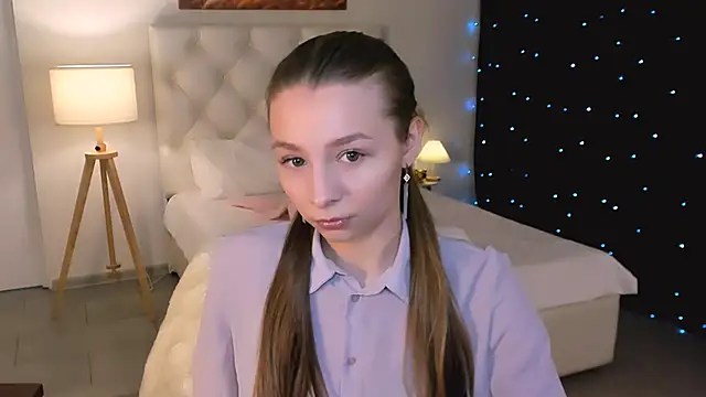 JulieDaniel online show from 02-11-26, 04:06