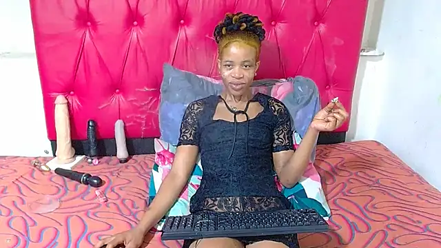 SexyChantyBabe25 online show from 03-12-26, 08:37