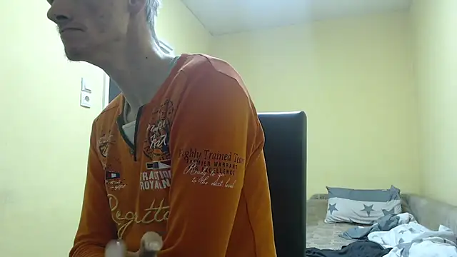 Snapshot of k74robert chatting on 01-17-26, 09:58 k74robert online show from 01-17-26, 09:58