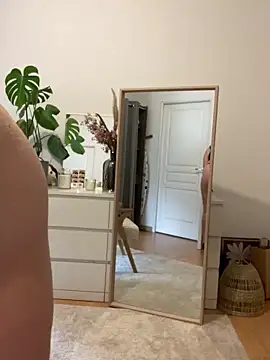 chloedlm5 online show from 10-18-25, 11:44