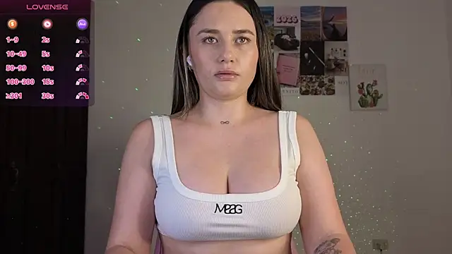 Veronika  Winslow  online show from 03-10-26, 04:28