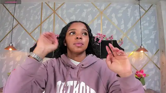 LisaMendez online show from 04-17-26, 04:15