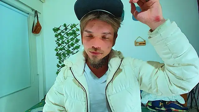 Snapshot of Gold_Loyal77 chatting on 02-08-26, 06:06 Gold Loyal77 online show from 02-08-26, 06:06