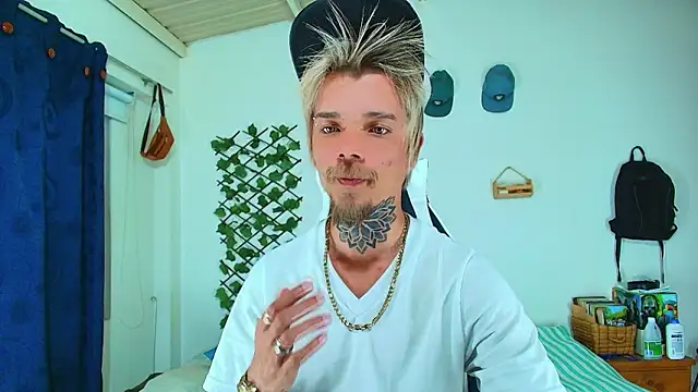 Snapshot of Gold_Loyal77 chatting on 02-13-26, 11:23 Gold Loyal77 online show from 02-13-26, 11:23