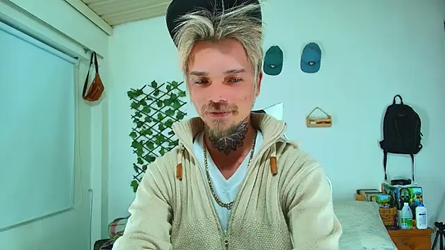 Snapshot of Gold_Loyal77 chatting on 02-15-26, 05:48 Gold Loyal77 online show from 02-15-26, 05:48