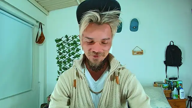 Snapshot of Gold_Loyal77 chatting on 02-15-26, 07:51 Gold Loyal77 online show from 02-15-26, 07:51