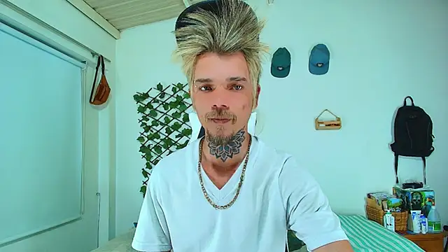 Snapshot of Gold_Loyal77 chatting on 02-23-26, 01:58 Gold Loyal77 online show from 02-23-26, 01:58