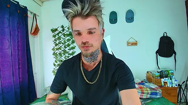 Snapshot of Gold_Loyal77 chatting on 03-05-26, 04:03 Gold Loyal77 online show from 03-05-26, 04:03